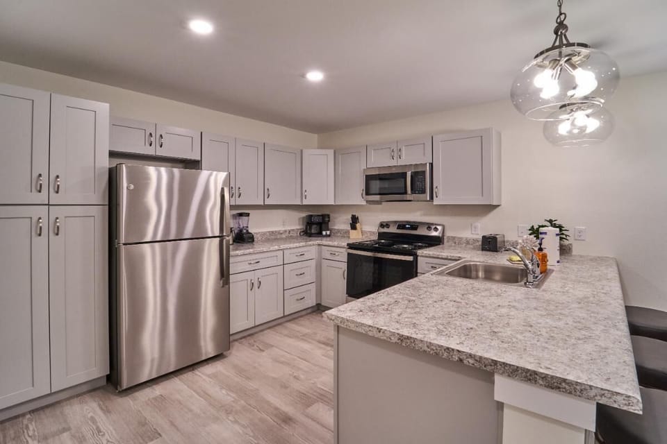 Condo, Multiple Beds (The Ruby 314) | Private kitchen
