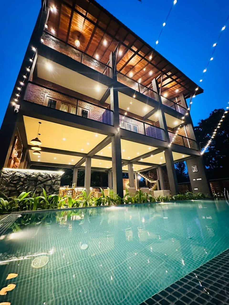 5 outdoor pools