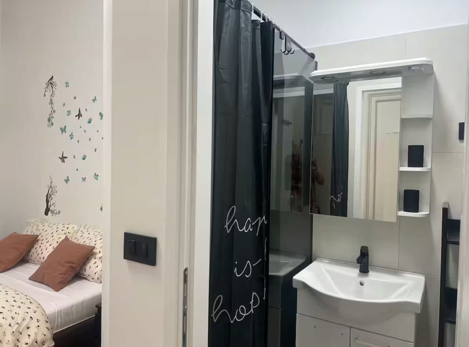 Double Room (Double Room) | Bathroom | Shower, towels
