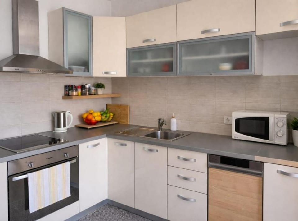 Apartment (Ljubelle Premium Stay - with sea view) | Private kitchen | Fridge