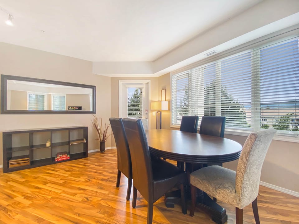 1210 Dining