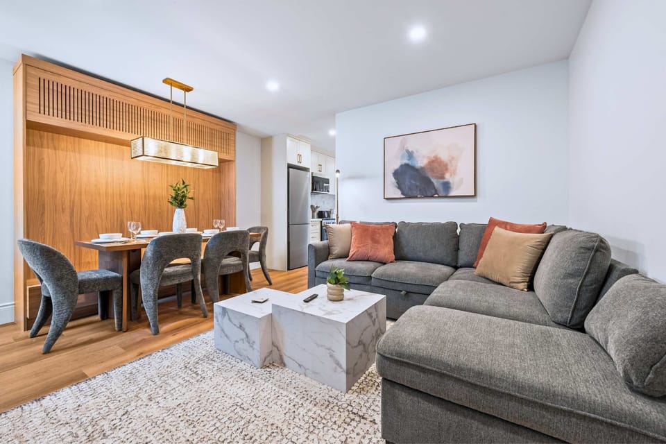 Studio (2 Bedrooms) | Front of property