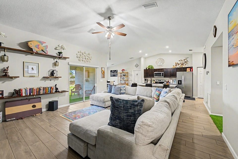Living Room | Sectional Sofa | Open Layout & Kitchen Access