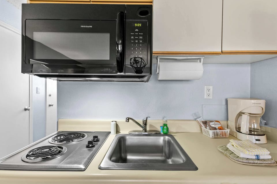 Everything you need in a kitchenette 