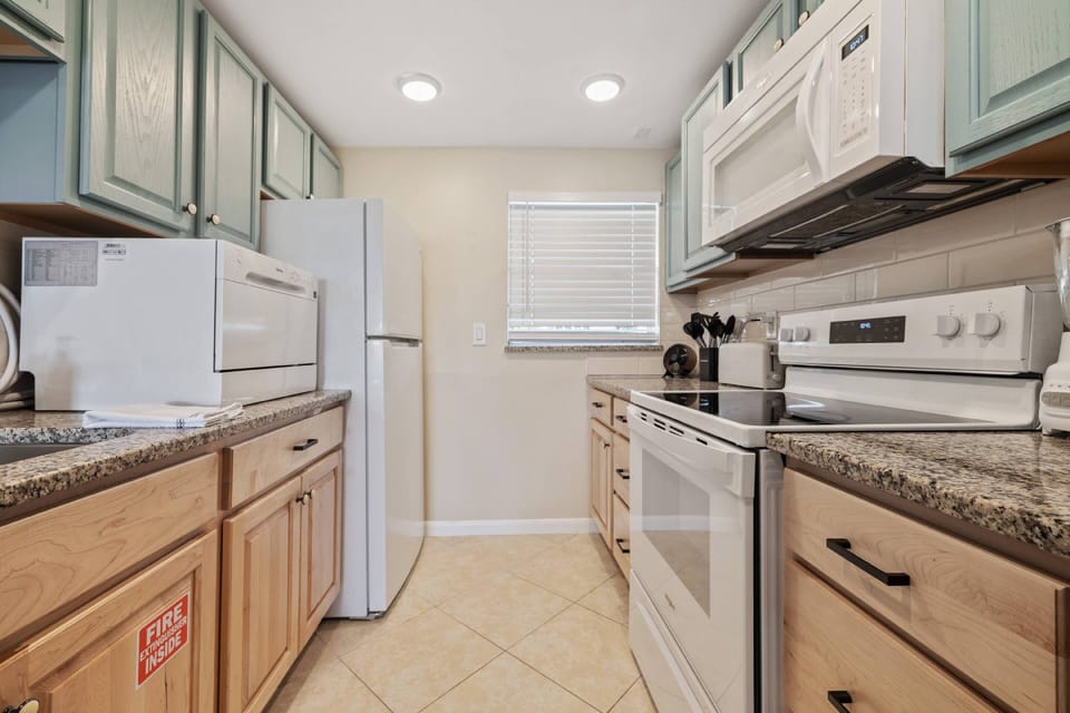 Full Kitchen