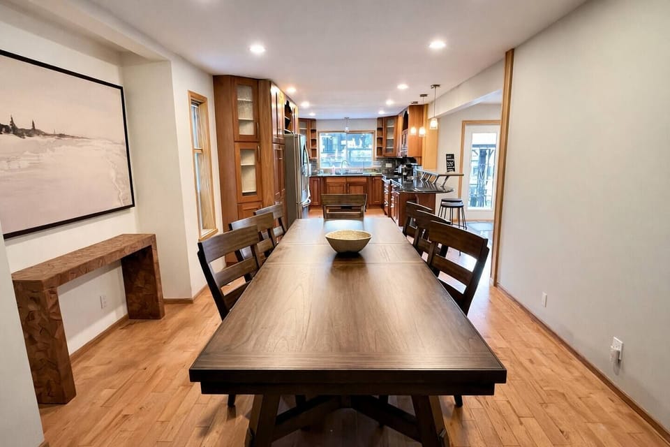 Spacious dining area ideal for enjoying a meal.