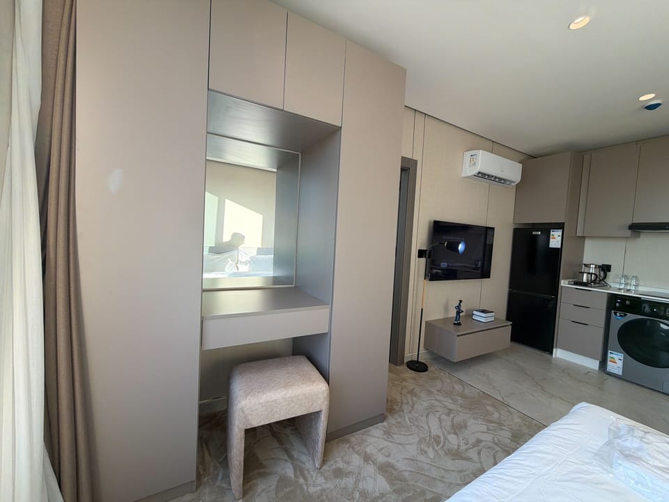 Apartment, 1 Bedroom, Accessible, Smoking | 1 bedroom