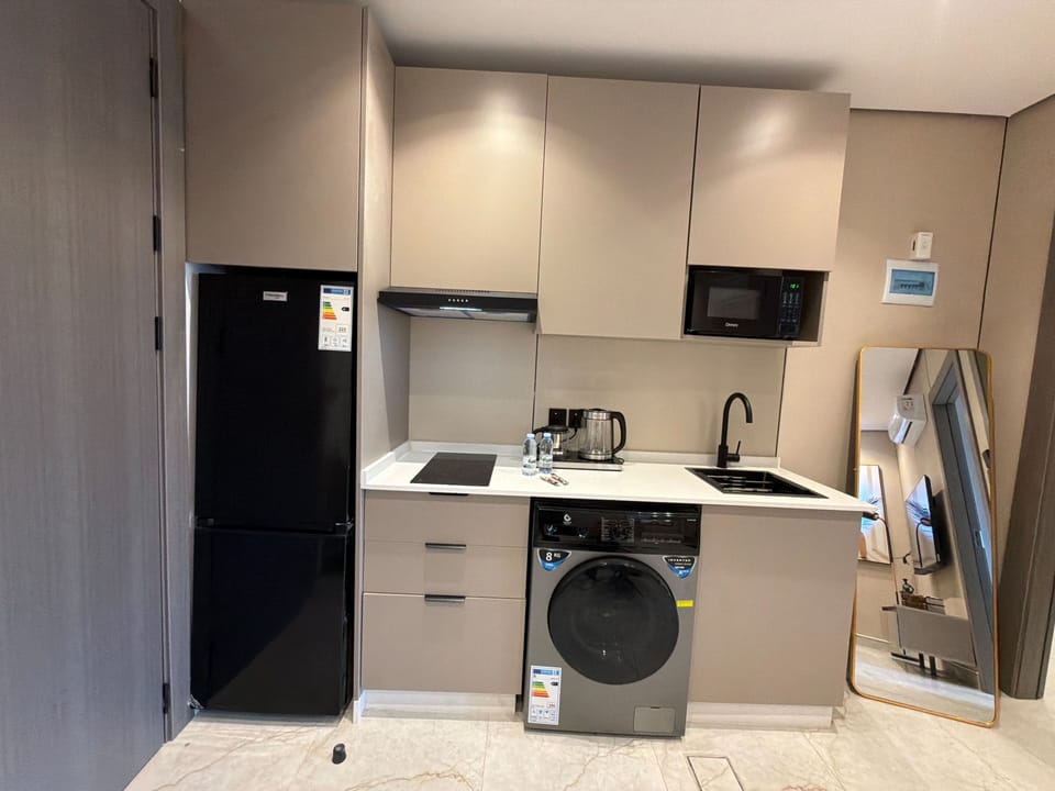 Apartment, 1 Bedroom, Accessible, Smoking | Private kitchen