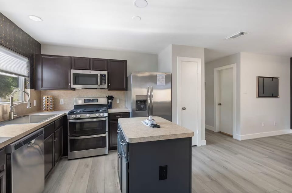 Like to cook? Kitchen is stocked with everything you need!