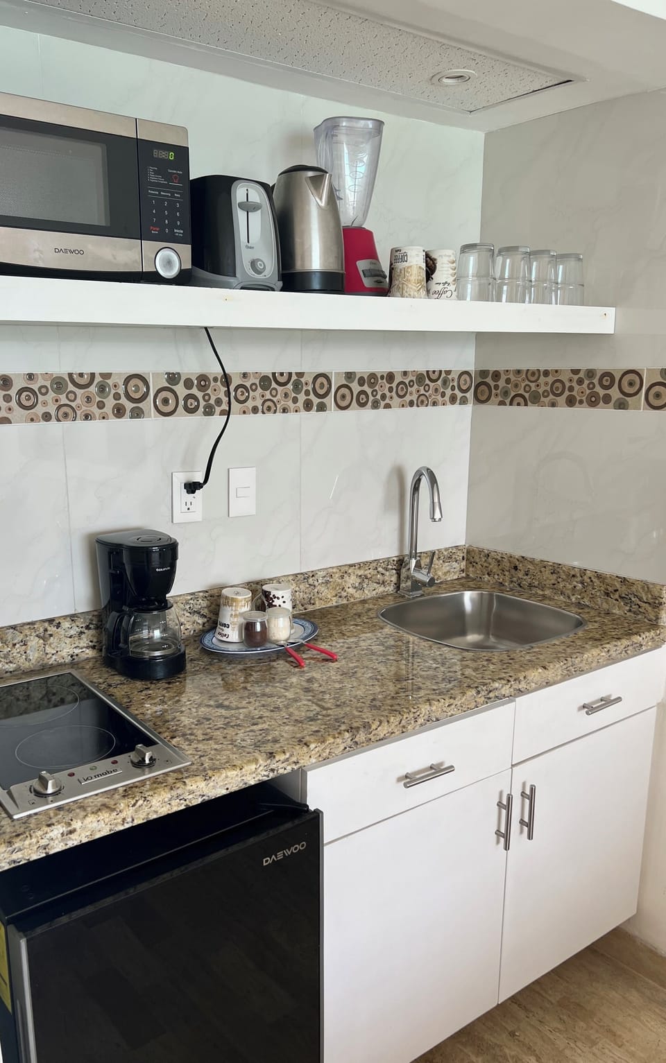 In-room safe, laptop workspace, iron/ironing board, free WiFi