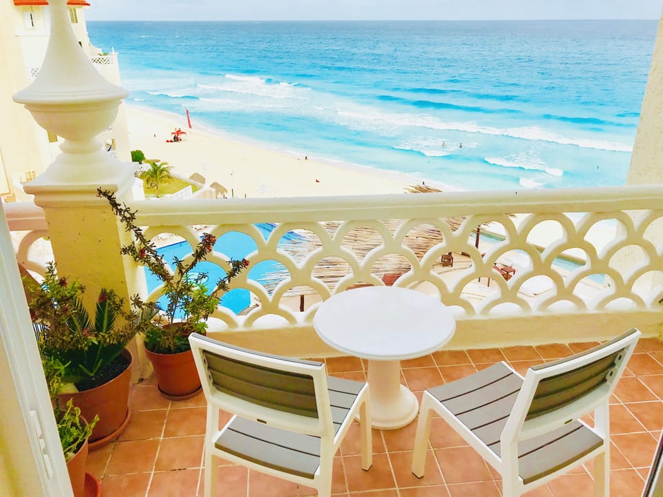Deluxe Studio, Balcony, Sea View | In-room safe, laptop workspace, iron/ironing board, free WiFi