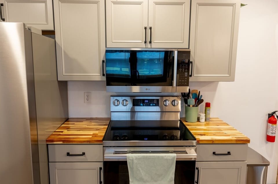 Stove & Microwave