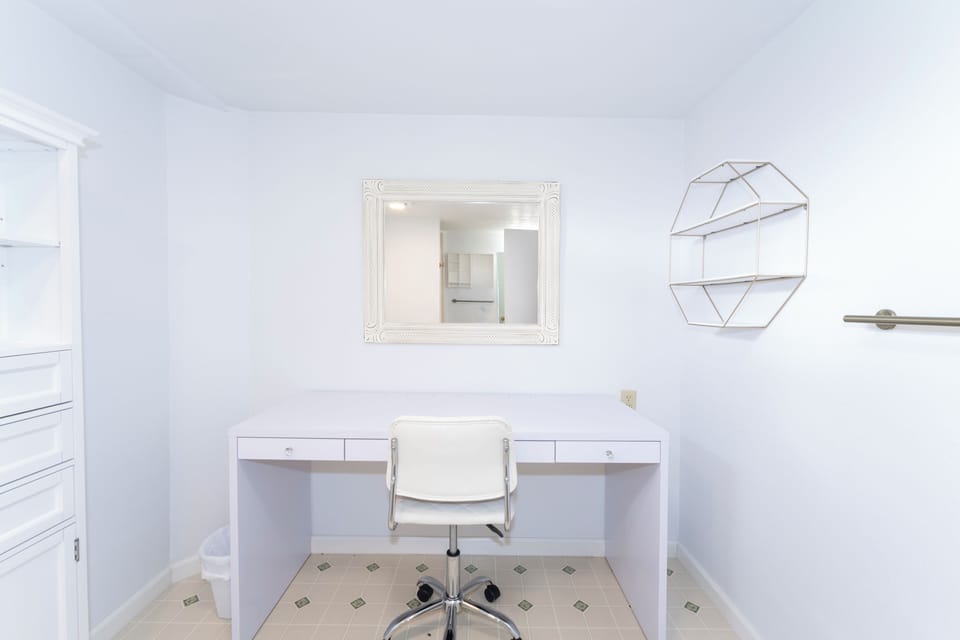 Makeup vanity. | Glacier Ridge House