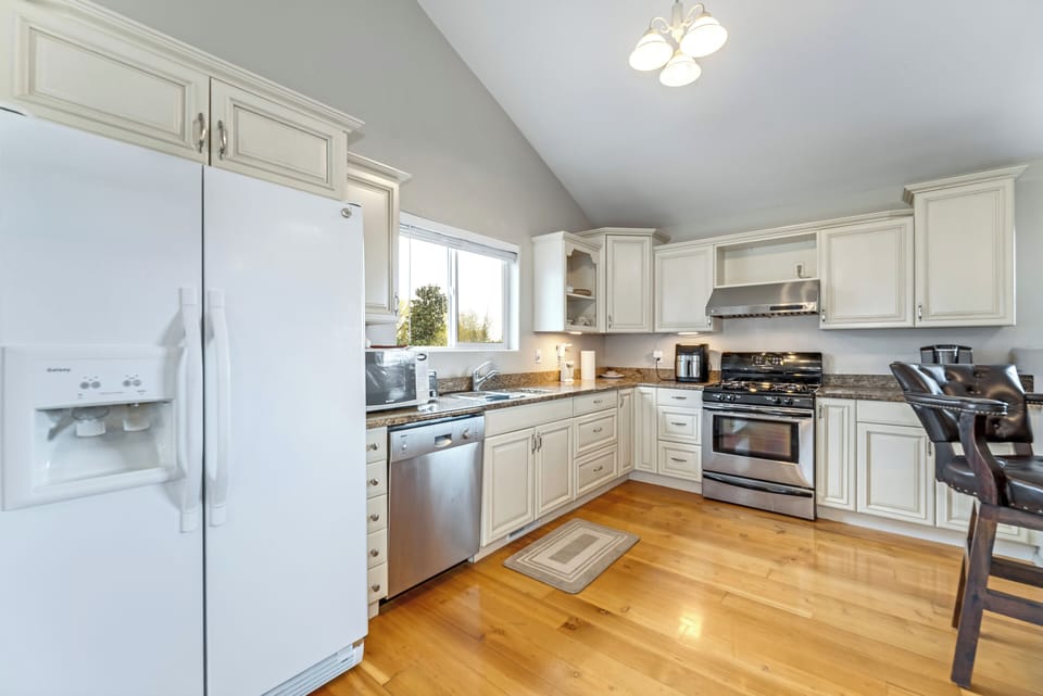 Kitchen with tall ceilings. | Main Level