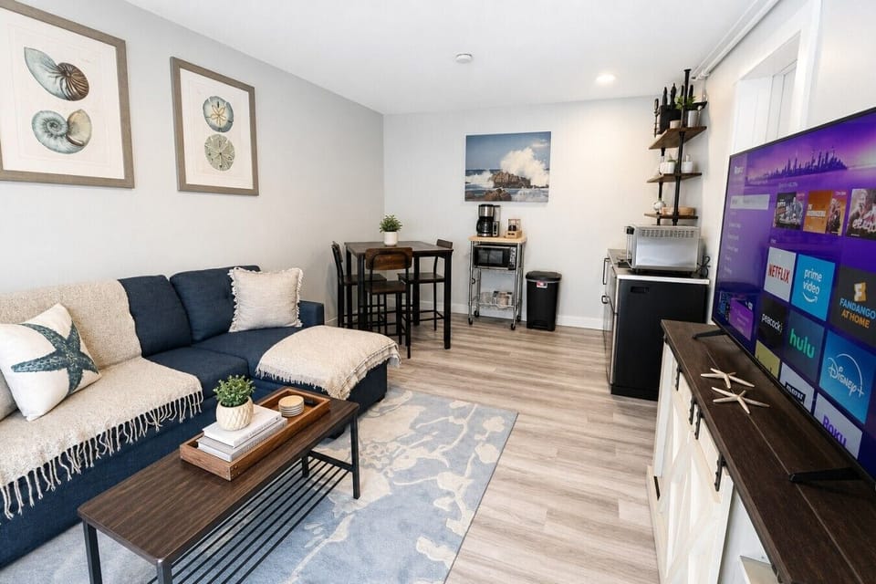 Living space with room to stretch out, stream on Roku, fast wifi, all while being steps from the beach
