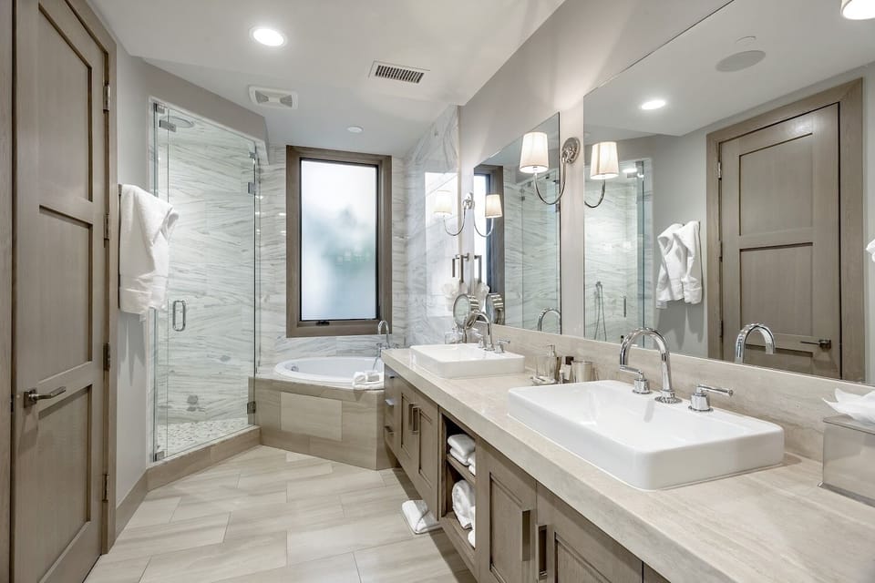 Double Sink, Sink Faucet, Indoors, Room, Sink