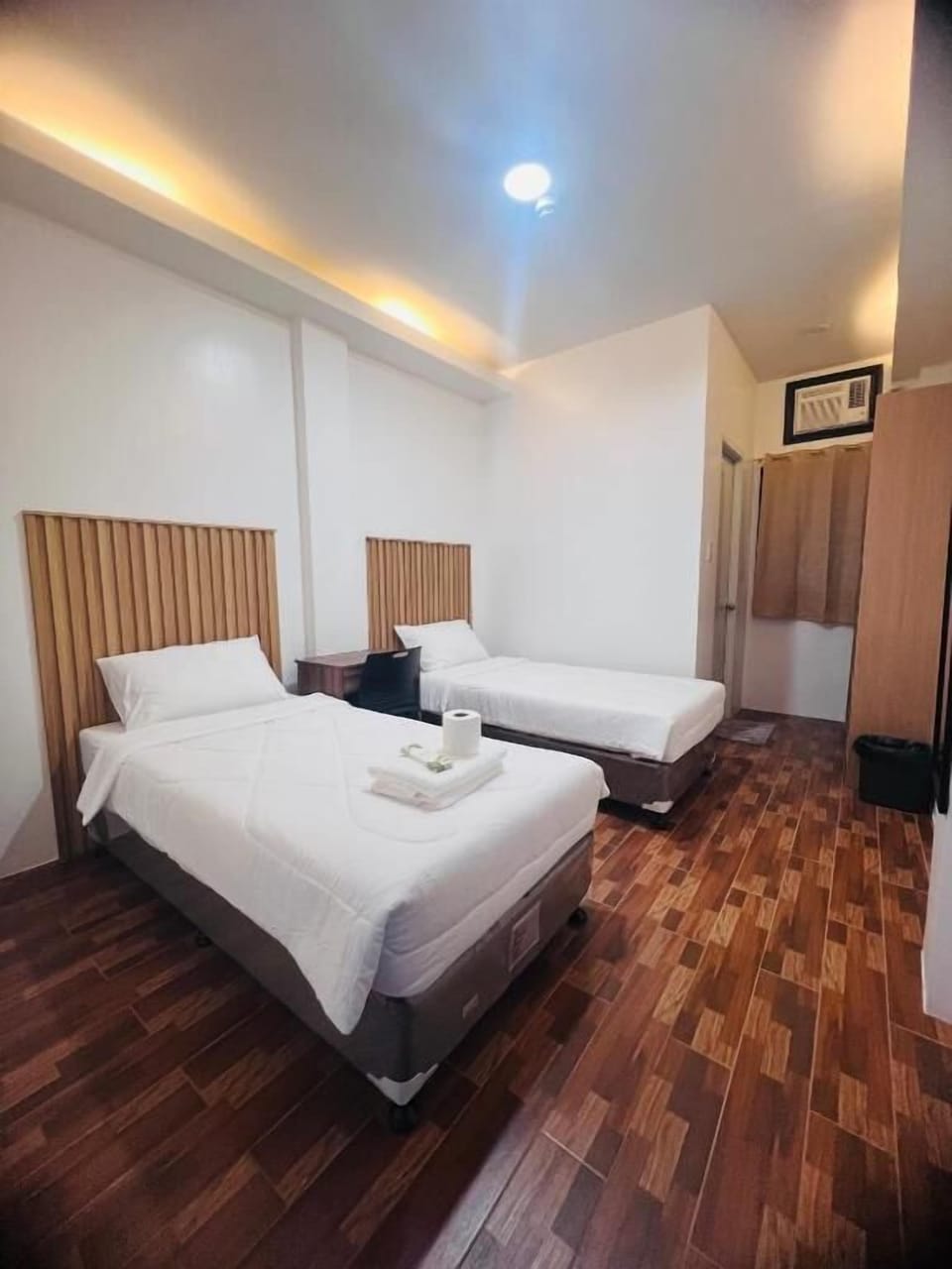 Deluxe Room | Desk, laptop workspace, free WiFi, wheelchair access