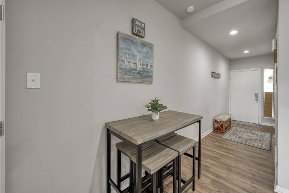 Additional Dining Space!