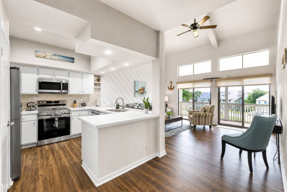 Welcome to your Lake Conroe getaway!