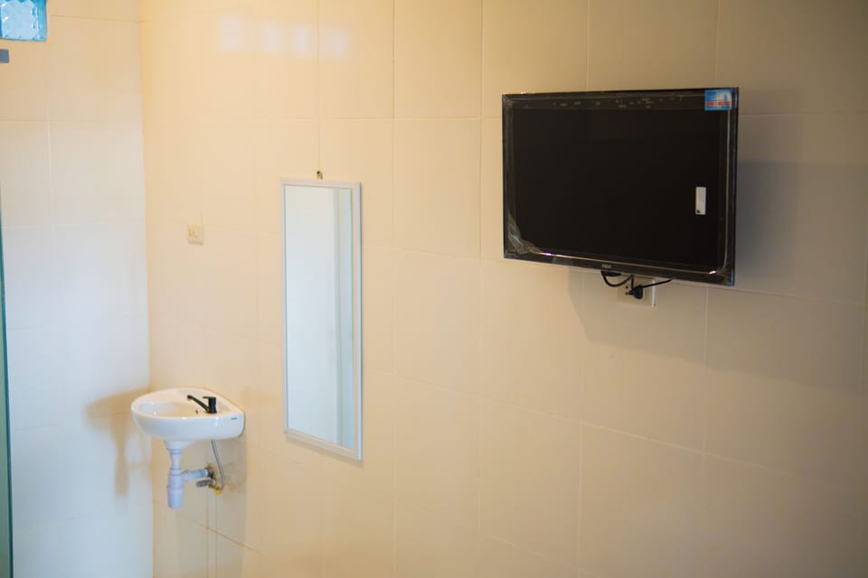 Superior Room | Bathroom | Towels, soap, shampoo