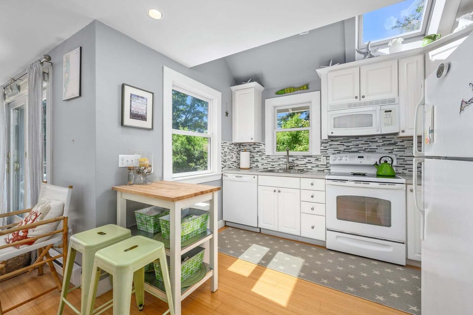 Fully equipped kitchen with everything you need to prepare and enjoy meals during your stay.