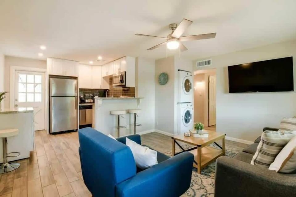 Family room & kitchen & washer and dryer 