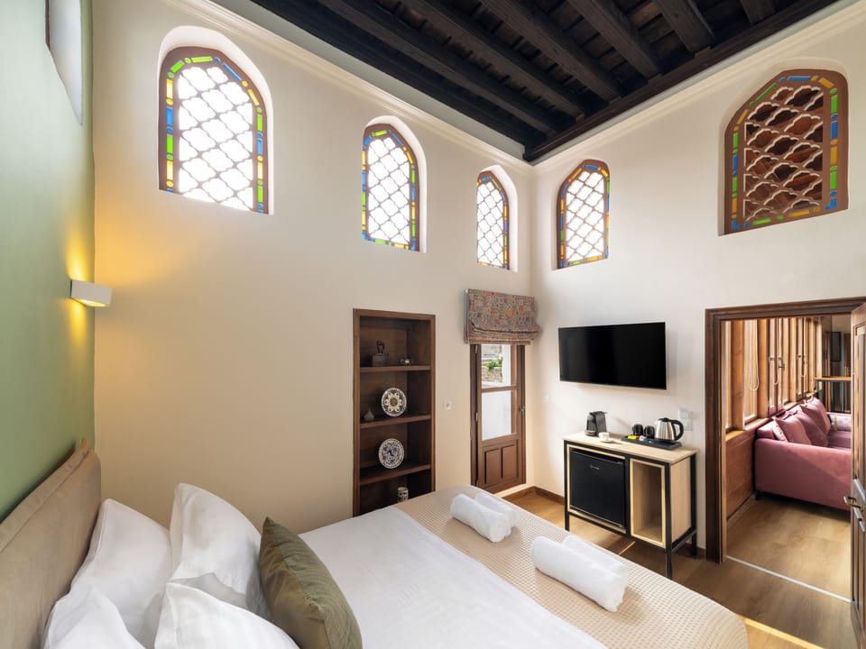 Helios Luxury Suite with Outdoor Hot Tub 1st floor | In-room safe, WiFi (free)