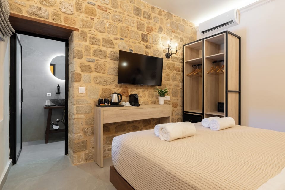 Kallipateira Luxury Suite Ground floor | In-room safe, free WiFi