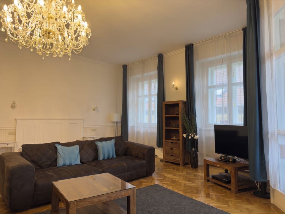 Apartment, 3 Bedrooms | Living area