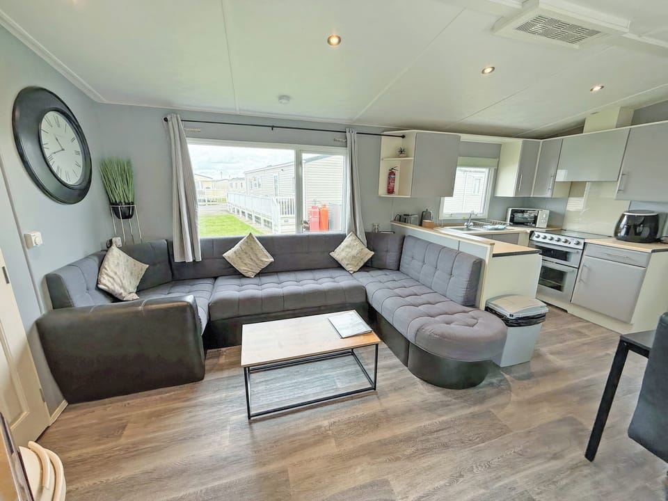 Open plan living space | Palm Grove 1 - Golden Palm Resort, Chapel St Leonards