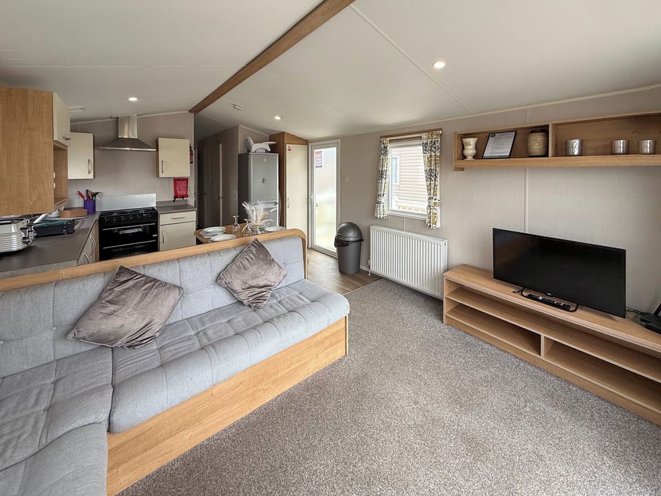 Open plan living space | Palm Grove 181 - Golden Palm Resort, Chapel St Leonards