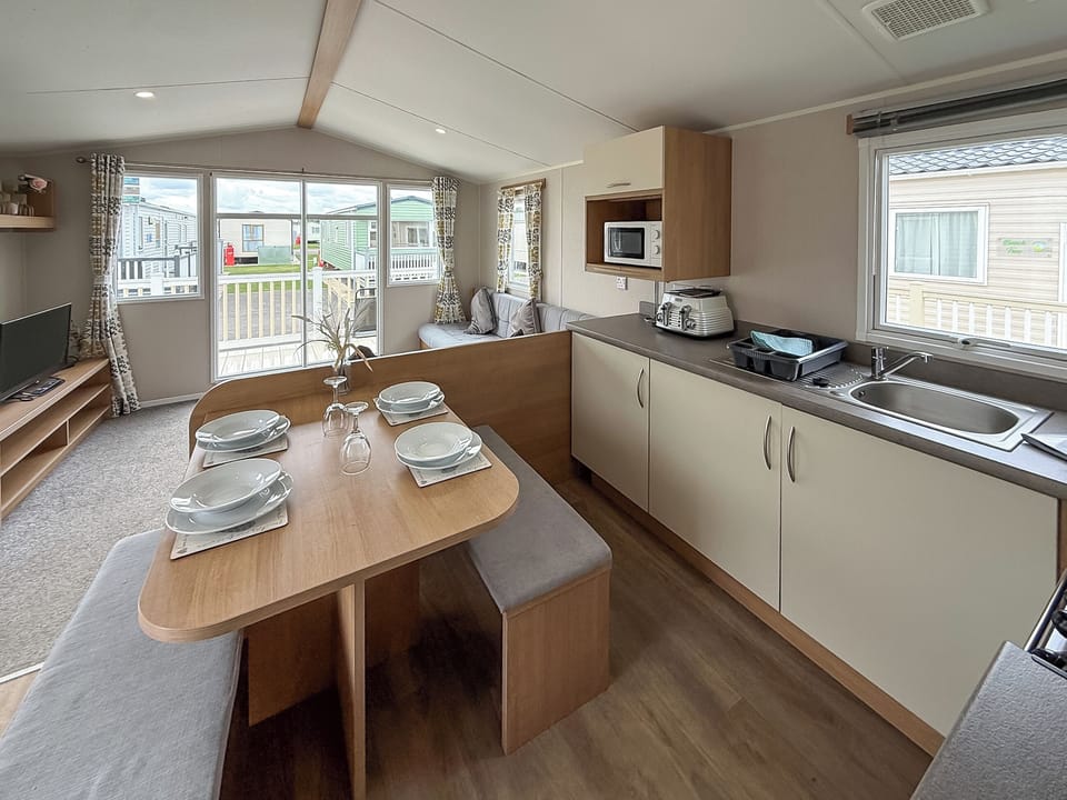 Double bedroom | Palm Grove 181 - Golden Palm Resort, Chapel St Leonards