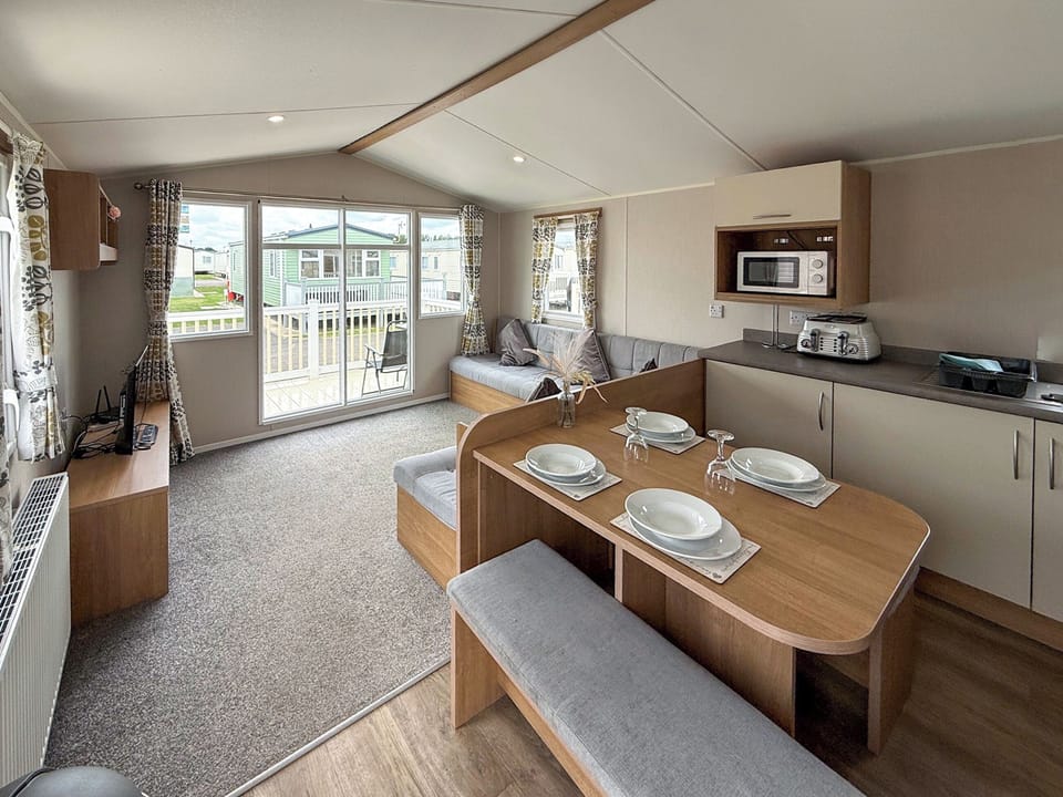 Open plan living space | Palm Grove 181 - Golden Palm Resort, Chapel St Leonards