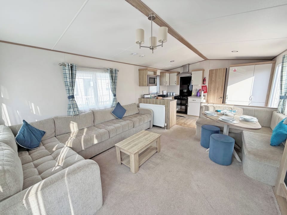 Open plan living space | Palm Grove 182 - Golden Palm Resort, Chapel St Leonards