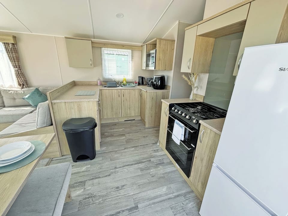Kitchen area | Sunnymede B5 - Sunnymede Caravan Park, Ingoldmells