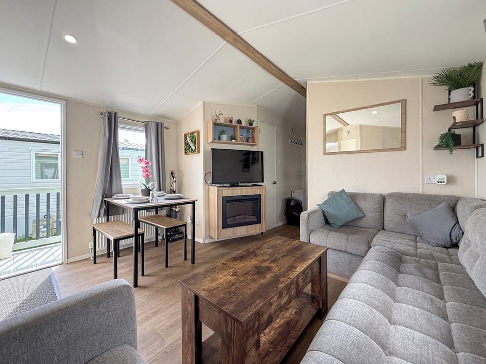 Open plan living space | Sunnymede B6 - Sunnymede Caravan Park, Ingoldmells