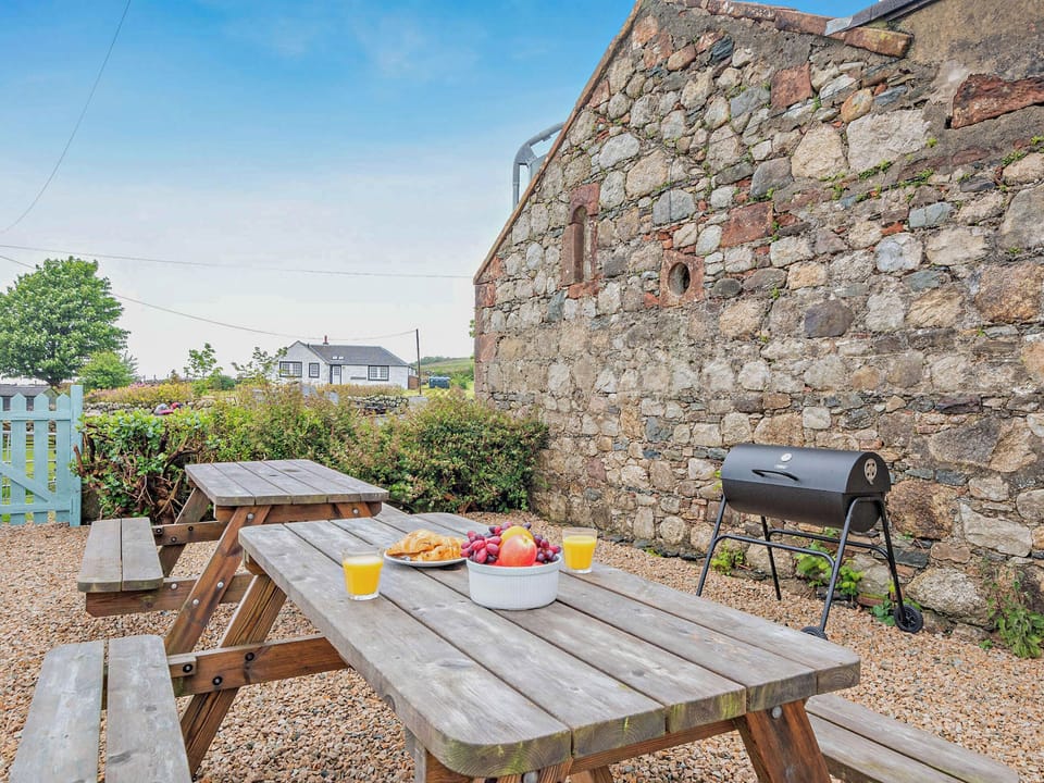 Sitting-out-area | High Dougarie Farmhouse - High Dougarie Estate, Near Blackwaterfoot, Isle of Arran