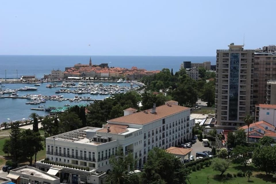 Deluxe Apartment, Lanai, City View | Miscellaneous
