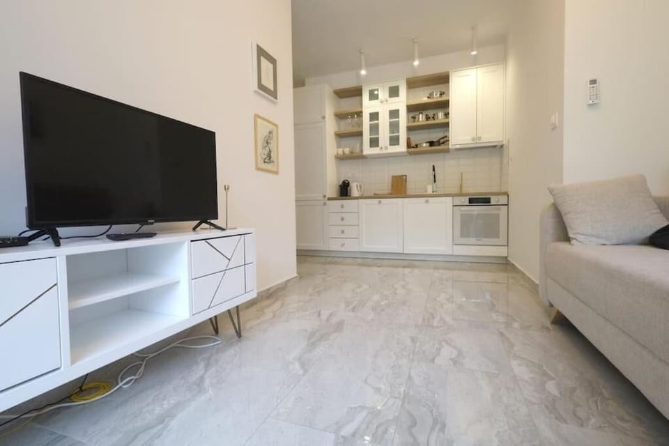 Comfort Apartment, Lanai, Mountain View | Interior
