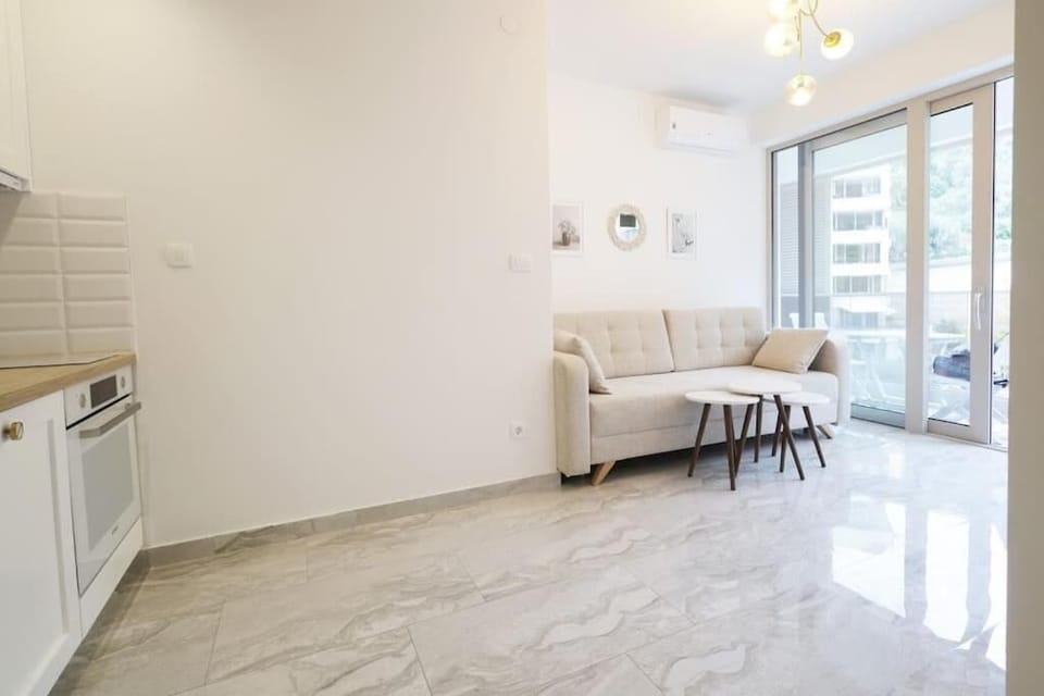 Comfort Apartment, Lanai, Mountain View | Living area