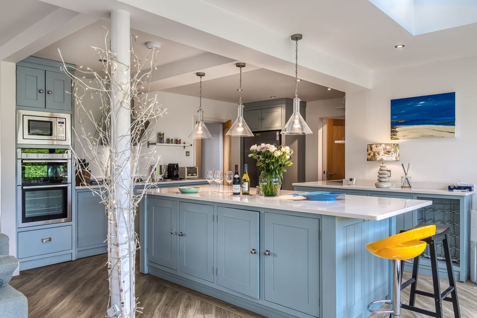 A bright and stylish kitchen