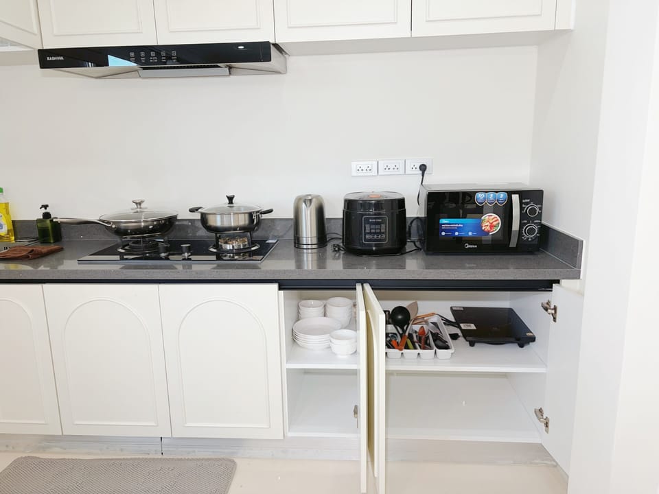 Family Villa, 5 Bedrooms, Private Pool | Private kitchen | Fridge, microwave, stovetop, cookware/dishes/utensils