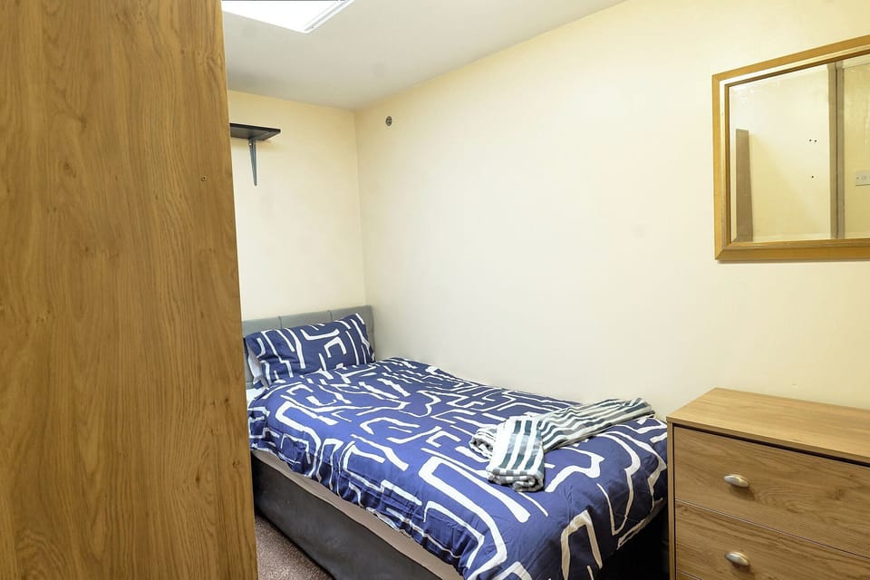 6 bedrooms, free WiFi, bed sheets