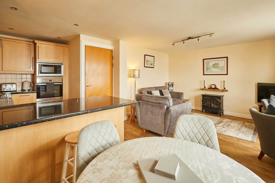 Elvinas, Scarborough - Host & Stay