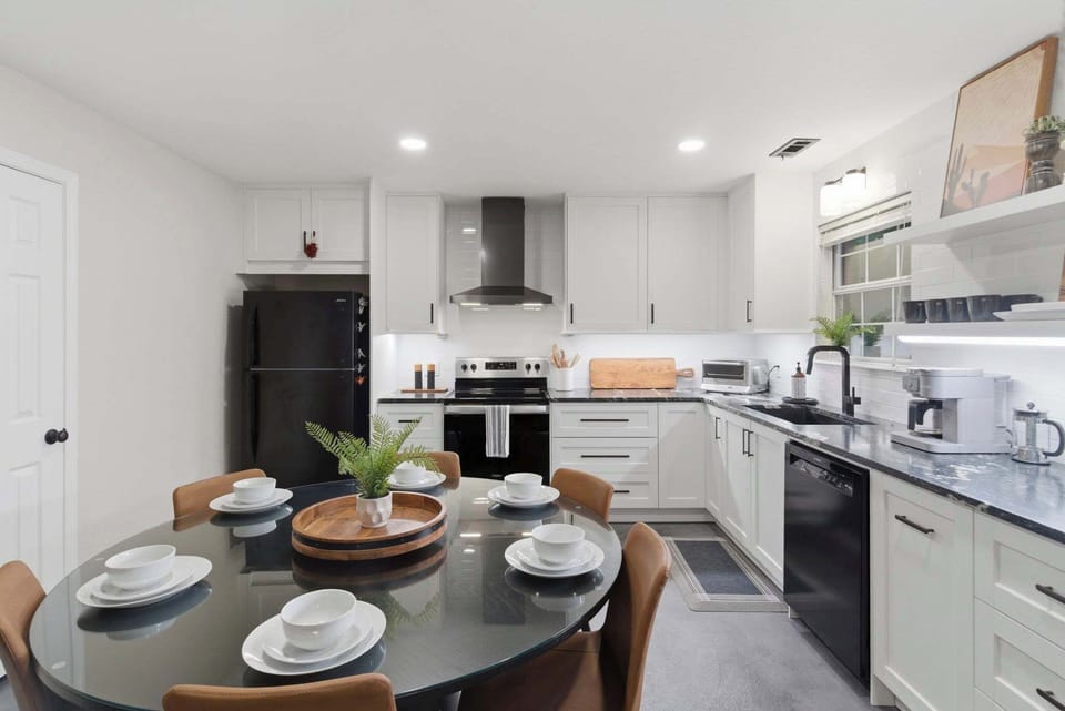Eat in Kitchen