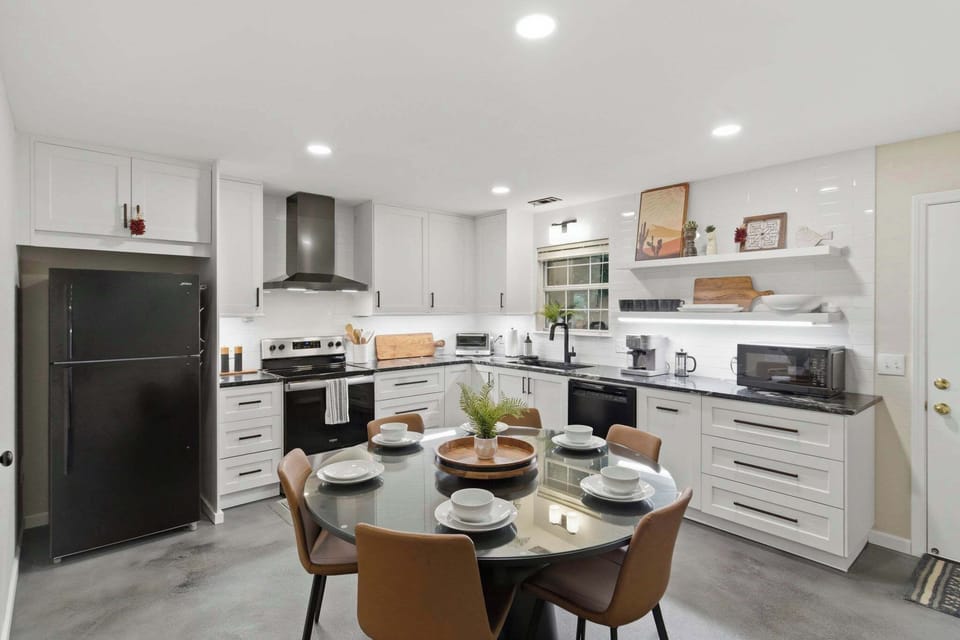 Eat in Kitchen