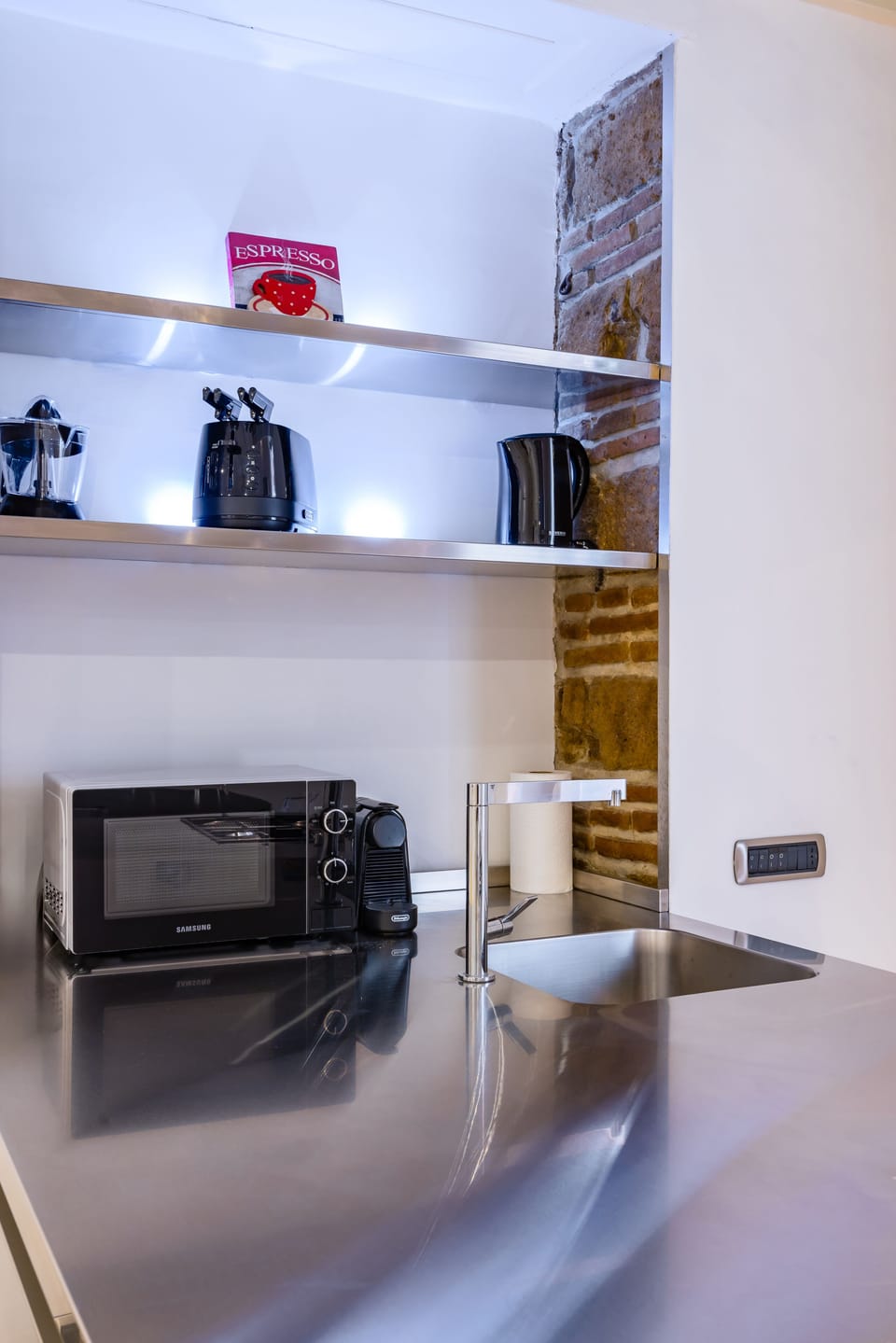 Apartment (1 Bedroom) | Private kitchen | Espresso maker, microwave, stovetop, dishwasher