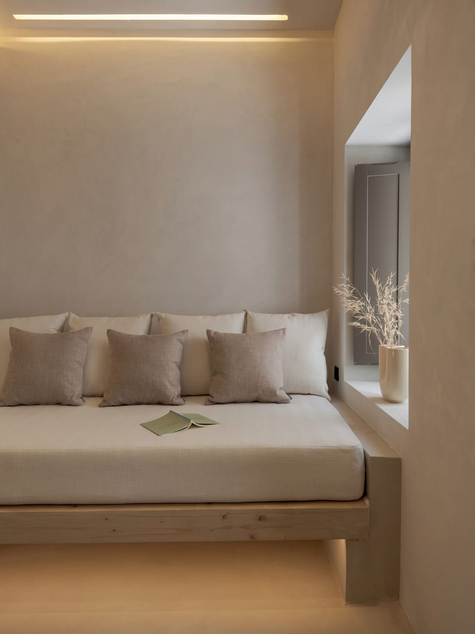 Suite, City View | In-room safe, WiFi (free)
