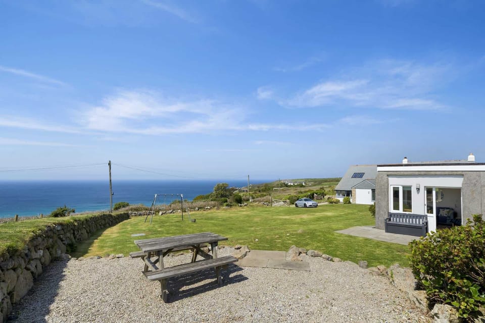 Sunny days and sea views at Kitticarn!