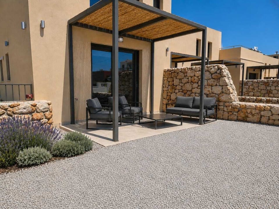Deluxe Apartment, Garden View | Terrace/patio
